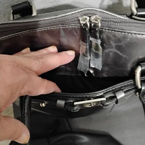 Gianni Bernini Crackled GunMetal Leather Hand/Crossbody Full Zip Around NWOT - Picture 8 of 11